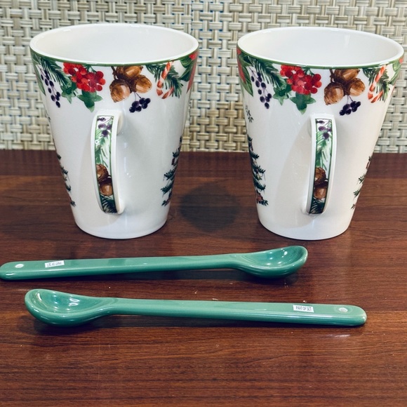🎄🌟HP🌟Spode 2020 Set of 2 Earthenware Christmas Tree Poinsettia Mugs & Spoons - Picture 5 of 13